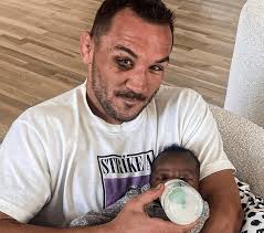 Paddy Pimblett: Aku akan kalahkan Michael Chandler dalam 2 pusingan. Lepas  tu aku akan lawan orang macam Charles Oliveira kat Abu Dhabi, atau Justin  Gaethje... Bila aku dah menang lawan diorang, aku