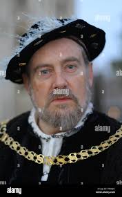 Rich tudor gentleman hi-res stock photography and images