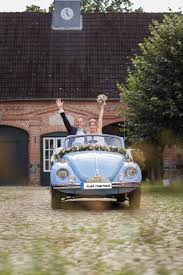 Wir Liefern Blumen Blumenstrauss Und Pflanzen In Kiel Und Umgebung Blumengirlanden Hochzeit Blumendekoration Blumen Girlande