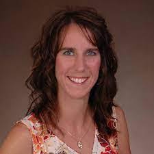 Tracy Lewinski's Instagram, Twitter & Facebook