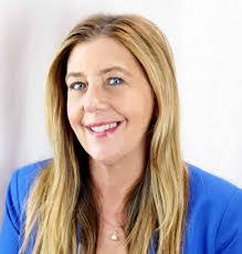 Jennifer Berube's Instagram, Twitter & Facebook