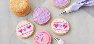 Frosting is stiffer and pipes well and consists of cream or butter. 6 Different Types Of Cookie Icing Wilton Blog