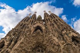 Família is the seventh single by brazilian rock band titãs, released in 1987. Sagrada Familia Das Exotischste Sakrale Bauwerk Der Welt