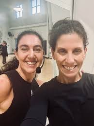 Let's dance it out... traine this body and enjoy the music. Lesmills you  are a blessing in my life 🙏♥️💪