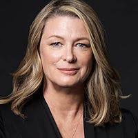 Kristin Hannah kimdir?