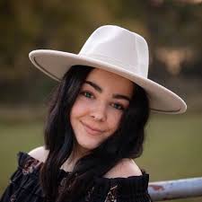 Haley Kay (@haleykay22)