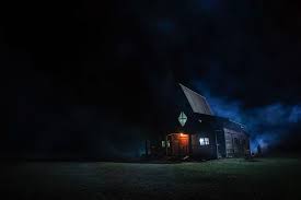 It results in a bizarre, disjointed experience full of great imagery but confused story and messaging. Bild Von A Classic Horror Story Bild 7 Auf 7 Filmstarts De