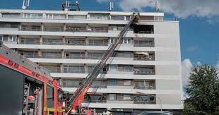 Hallo, ich suche mit meinem sohn 6 jahre eine 2 zimmer wohnung in krefeld linn. Wohnungsbrand Im 6 Obergeschoss Einsatzbericht Krefeld Huls