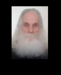 How to get an extra piece of chocolate out of your chocolate bar.  #chocolate #chocolatelover #brainteaser #opticalillusion