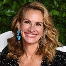 Homecoming star julia roberts shared a sneak peek inside her very colourful home during a virtual table read of fast times at ridgemont high. Julia Roberts Movies Age Husband Biography