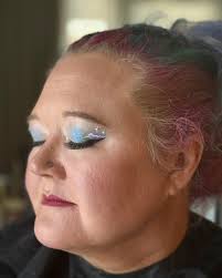 I adore this look! Check out my favorites from @dulce.duran.12 photoshoot  for the Frida Fest this summer! It truly made for some exquisite photos.  Featuring her small woman-owned plant business @chelotzin and