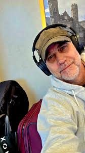 Robert Neary (@therobertneary) • Facebook