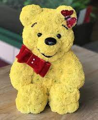 This 3d winnie the pooh funeral flower wreath can be delivered to ss8 canvey island, ss7 benfleet, hadleigh, thundersley, ss13 pitsea basildon or. Image2 Creative Flower Arrangements Flower Arrangements Diy Unique Floral Arrangements