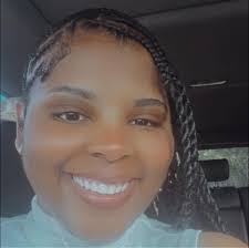 Brenda Wren's Instagram, Twitter & Facebook