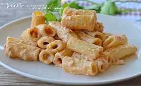 Pasta Con Pesto Di Pomodori Secchi E Tonno Primo Piatto Cremoso
