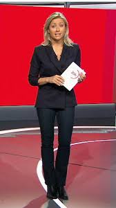 Find the perfect anne sophie lapix photos stock photos and editorial news pictures from getty images. Letempleduchemisier On Twitter Anne Sophie Lapix Sa Veste Double Boutonnages Utra Chic Https T Co R8rvma0qam Anne Sophie Lapix Via Templechemisier Https T Co Haefafb6ym