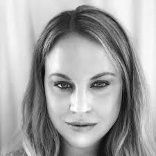 Courtney Schmidt's Instagram, Twitter & Facebook