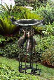 L'hiver les oiseaux du ciel ont besoin d'être aidés. Sunjoy Bain D Oiseau Decoration Exterieure Walmart Canada