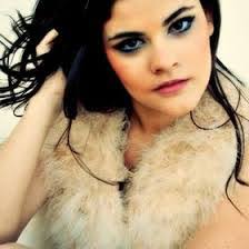 Leslie Reinhold's Instagram, Twitter & Facebook