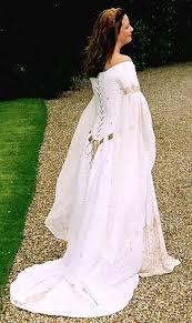 Rossetti Pre Raphaelite Medieval Alternative Wedding Dress Based On The Accolade Blair Lei Medieval Wedding Dress Alternative Wedding Dresses Wedding Dresses