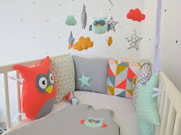 tour de lit chouette hibou nuage et etoile coloris corail gris menthe moutarde