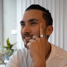 Nicolas Grant's Instagram, Twitter & Facebook