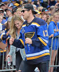 Jaden schwartz has signed a deal with the seattle kraken worth $5.5 million a season. File Jaden Schwartz 2019 2 Jpg Wikimedia Commons