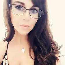 Cari Watts's Instagram, Twitter & Facebook