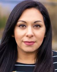 Sandra Flores-Strand • Maestra