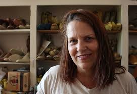 Linda Edminster's Instagram, Twitter & Facebook