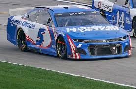 Nascar races are some of the most thrilling events on the sporting calendar for enthusiasts of high octane car racing. Nascar Food City Dirt Race Odds Surging Kyle Larson The Favorite