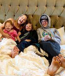 Kate hudson on raising three kids with three different dads. Kate Hudson Baby Number Four Everything She S Said Hello