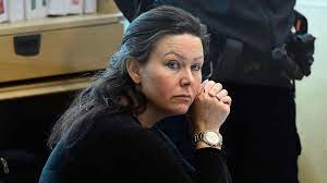 Jag tror presentation av henne är onödig, alla som bott i sverige och inte levt under sen sten de senaste åren har knappast kunnat undgå henne. Der Fall Johanna Moller Doku Stream 2021