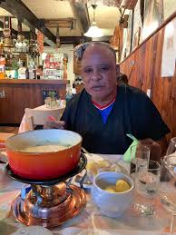 Les news des stars congolaise et marie l'or avaient publie une video dont un homme faisait pipi sur la. Zorro Mabiala Apesi Bino Mbote Les News De Stars Congolaise Facebook