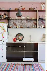 There are many kitchen wallpaper ideas available in the market which are specially designed for covering the kitchen walls and lift up its décor in style. Pin On Deco Et Amenagement Cuisine