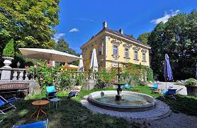 Dallmayr espresso € 2,40 cappuccino € 3,20 tasse kaffee € 2,90 latte macchiato € 3,50 tee ( verschiedene sorten) € 2,90. Bamberger Haus Im Biergarten Eden Thekentussi