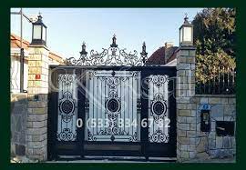 Kapılar, korkuluklar, villa hakkında daha fazla fikir görün. Surgulu Garaj Kapi Modelleri Surgulu Garaj Kapisi Modelleri Kapilar Korkuluklar Malikane Garaj