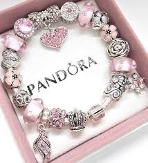 Dieser pinnwand folgen 195 nutzer auf pinterest. Pin Von Jimena Solis Auf Crochet Pandora Armband Ideen Pandora Armband Charme Pandora Armband Silber