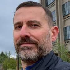 Mark Hoff (@LiveLaughLing)