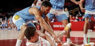 La primera atleta olímpica fue incluida en los juegos olímpicos de berlín 1936, la nadadora jeanette campbell, quien en esa oportunidad ganó una medalla de plata. Bprzprg2sahovm