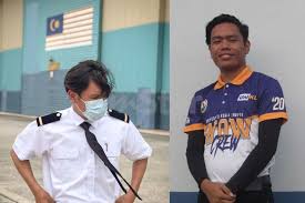 2.4.1 pengawal keselamatan hendaklah mempunyai dan memakai kppk yang dikeluarkan oleh kementerian dalam negeri. Dapat Mesej Tanya Khabar Cikgu Sangka Bekas Pelajarnya Di Sekolah Berasrama Penuh Kerja Guard Saya Tak Terasa Hati Pun Viral Mstar