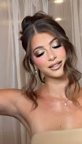 Can anyone recommend a makeup artist that can do a bridal party for next  year please?