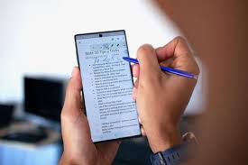 Iphone 11 pro max ve samsung galaxy note 10 telefonlarının ikisini de neredeyse çıktığı günden bu yana kullanan güçlü. Apple Iphone 11 Pro Max Vs Samsung Galaxy Note 10 Plus Digital Trends