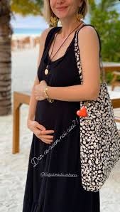 Maybe you would like to learn more about one of these? Adela Popescu Prima PozÄ Cu Burtica De GravidÄ Dar Ce Avem Noi Aici