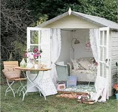 30 Bilder Von Sussen Gartenhauschen Die Sie Begeistern Archzine Net Gartenhaus Wohnen Im Freien Outdoor Platze