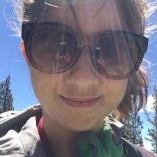 Lisa Eleazarian's Instagram, Twitter & Facebook