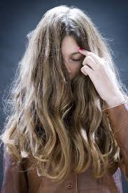 Elle sert à structurer la coupe sans que les cheveux ne soient alourdis ni qu'ils deviennent rigides. Les Cheveux Epais Les Erreurs A Ne Pas Faire