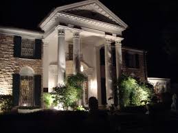 In late 2016, priscilla officiated the opening of the guest house at graceland hotel & resort. Rare Look At Graceland At Night Photos Graceland Graceland House Elvis Presley