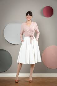 Leichte Brautstrickjacke Mascha In Apricot Hochzeit Pullover Hochzeit Jacke Brautkleid Jacken