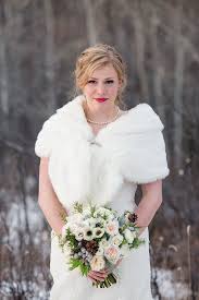 《 flowwow 》 best miss piggy roses bouquets here! Stunning Winter Wedding Bouquet Ideas The Happy Housie